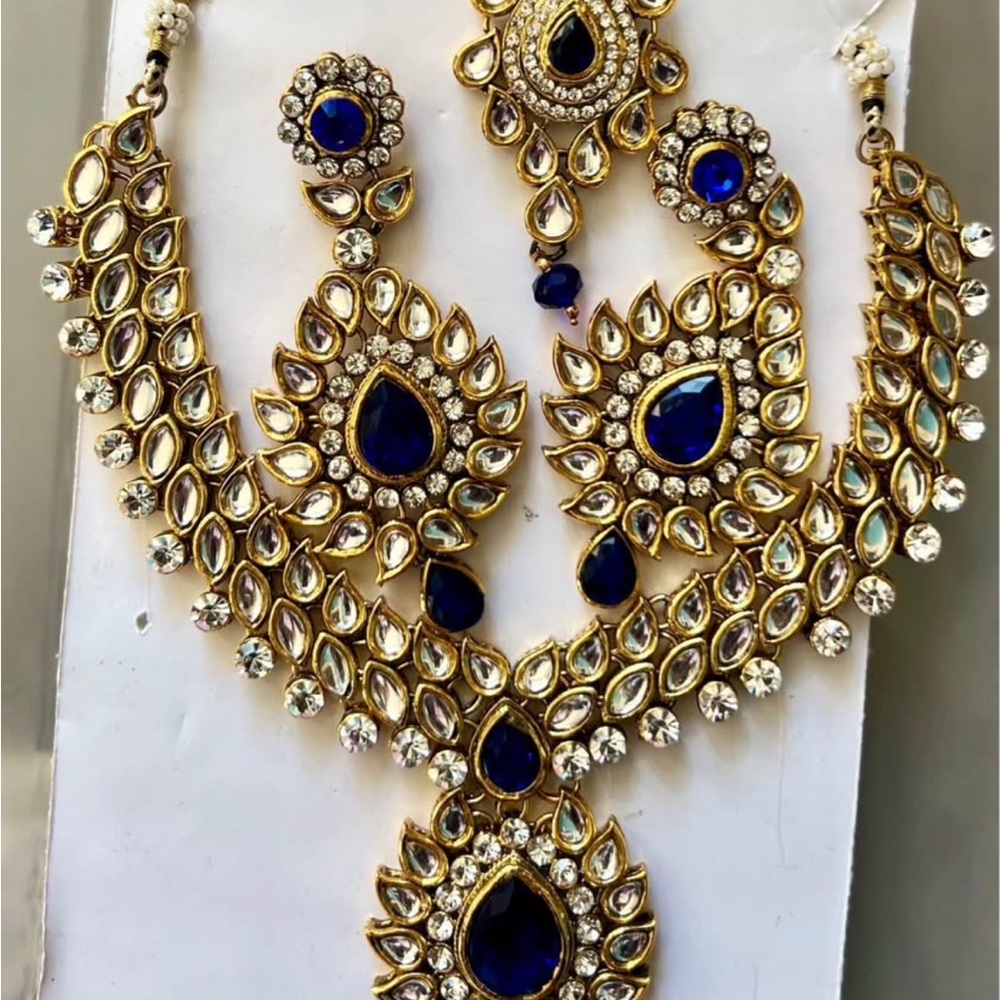 Elegant Gold and Blue Jewelry Set